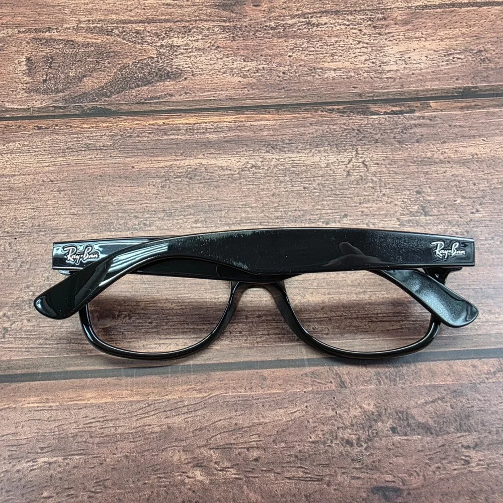 Ray-Ban some nicks